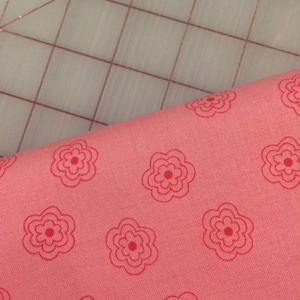 FAT QUARTER cut of Riley Blake - Bee Basics- Blossom in Pink by Lori Holt