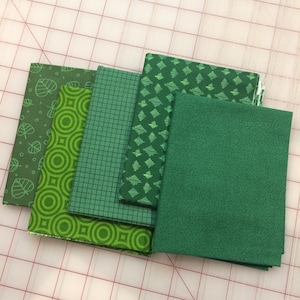 Set of 5 Dark Green Blender Fat Quarters - Quilting fabrics #51 - quilting weight cotton fabric