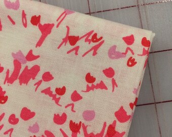 FAT QUARTER cut of Sweet Honey Kisses - Tulips in Cream -quilting weight cotton fabric on ivory