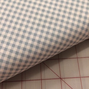 Coupe FAT QUARTER de Mini Vichy Starlight en bleu clair ** Coupes FQ uniquement **