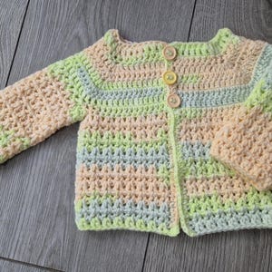 Cardigan all&#39;uncinetto per neonati, cardigan fatto a mano, maglione per neonati in colori pastello, abbigliamento per neonati, regalo per neonati