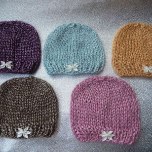 Chapéu de bebê tricotado à mão, chapéu de bebê com flor, gorro tricotado à mão, gorro recém-nascido