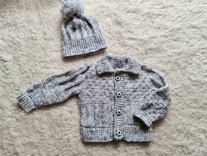 Pull bébé tricoté à la main, cardigan noir et blanc, bonnet bébé tricoté, bonnet bébé tricoté main, vêtements 3-6 mois image 1