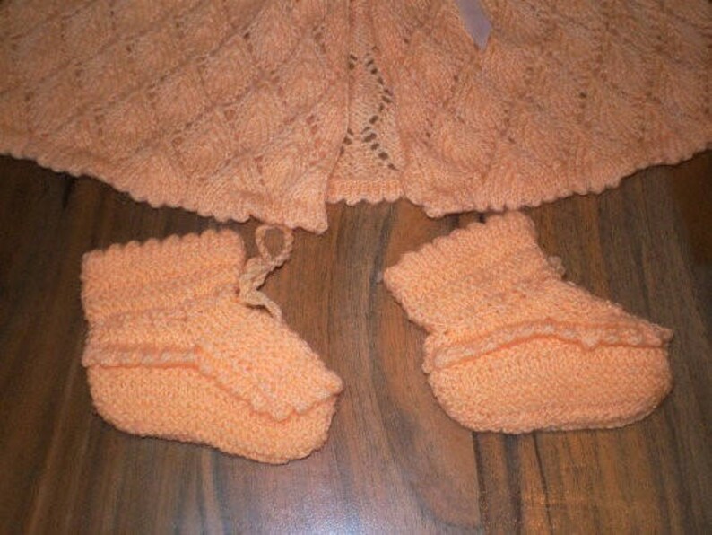 hand knitted baby girl matinee jacket cardigan /& booties set hand knit baby sweater set peach matinee jacket 0-3 month cardigan