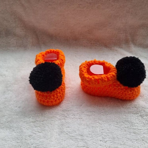 Orange & black pom pom booties, crochet baby shoes, newborn, 0-3 month booties