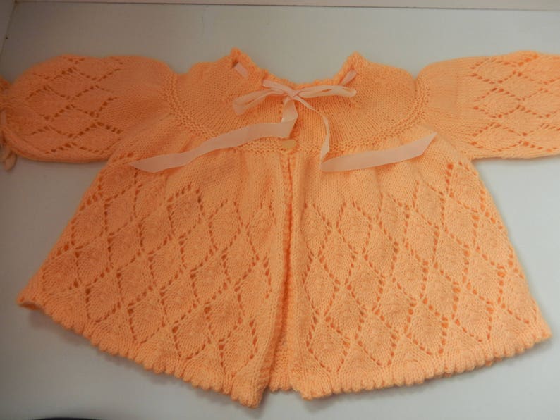 hand knitted baby girl matinee jacket cardigan /& booties set hand knit baby sweater set peach matinee jacket 0-3 month cardigan