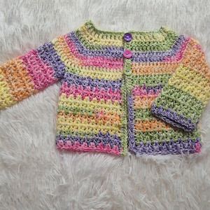 maglione all&#39;uncinetto per neonati, cardigan per neonata, cardigan multicolore fatto a mano, abbigliamento 0-3 mesi