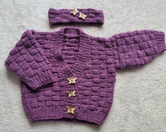 Pull bébé tricoté à la main, bandeau bébé violet, cardigan bébé tricoté, cardigan tricoté main, vêtements 3-6 mois