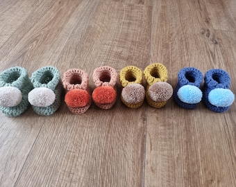 Botitas de bebé con pompones, botitas de bebé tejidas a crochet, zapatos de bebé, ropa para recién nacidos