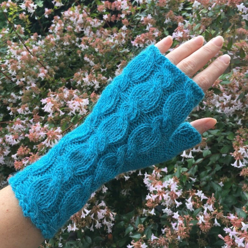 Alpaca fingerless gloves / wrist warmers turquoise image 0