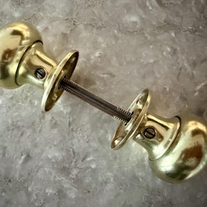 Vintage Brass Round Door Knob Set w/ Rosettes & Spindle Polished