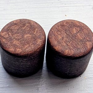 Par de pomos de guitarra de madera con forma de barril - Hechos a mano con madera de leopardo