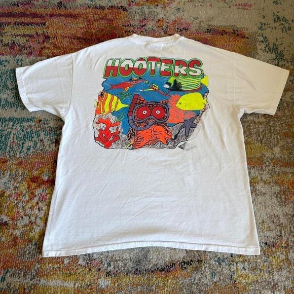 90s Hooters T Shirt - Etsy