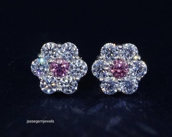 Ohrstecker mit Blüten aus echtem VVS-Moissanit und rosa Saphir | Florale Moissanit-Ohrringe | Zartes Geschenk für Sie | 14 Karat vergoldete Unisex-Ohrringe