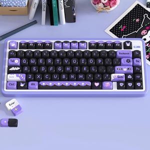 Kuromi Sanrio Anime Keycaps Set – Kawaii Hello Kitty Custom Artisan PBT Keycaps for Mechanical Keyboard Cherry MX