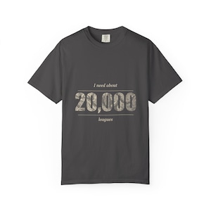 Camiseta "20.000 leguas de espacio personal", camiseta divertida para introvertidos por delante y por detrás, calamar gigante de Julio Verne imagen 15