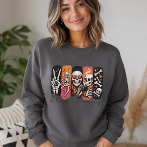Bluza z motywem szkieletu Stay Creepy na Halloween, upiorny sezon, sweter z grafiką czaszki, urocza bluza na Halloween, jesienny sweter