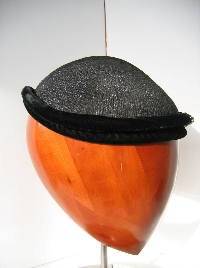 Elegant 50s Black Cocktail Cap/Hat, Straw with Velvet. Great Condition. image 4