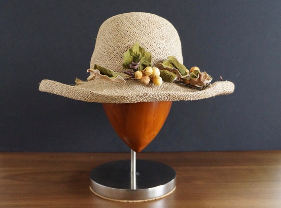 CHIC Straw Summer Hat by Carol Carr Millinery, Palm Beach - Etsy display picture 2