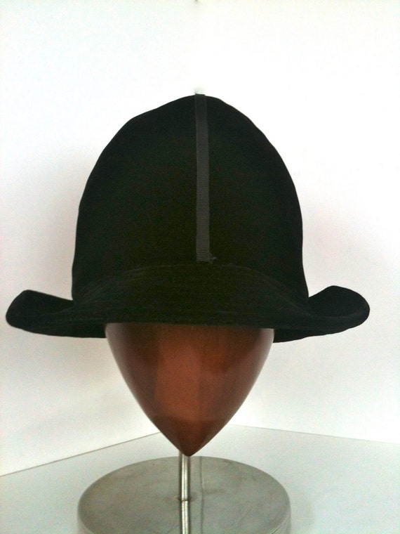 Vintage 60s Mr. John Black Velvet Hat: Sculptured Brim  display picture 2