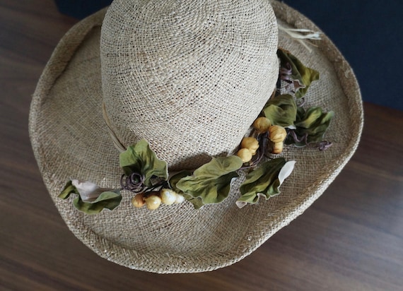 CHIC Straw Summer Hat by Carol Carr Millinery, Palm Beach - Etsy display picture 2
