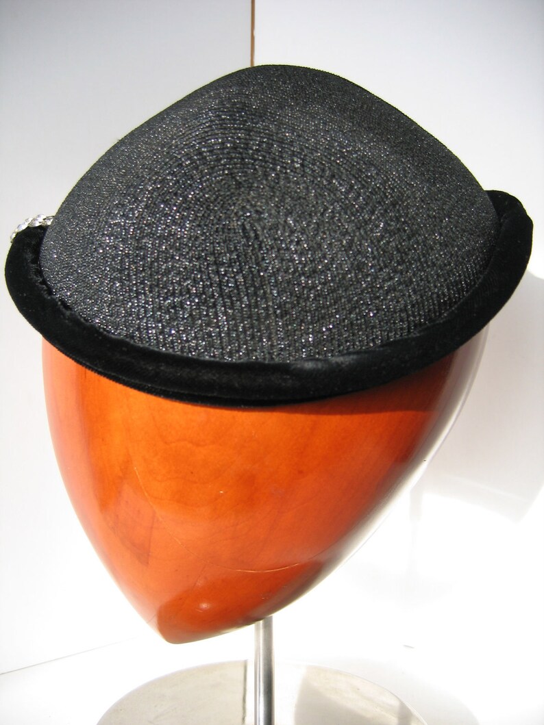 Elegant 50s Black Cocktail Cap/Hat, Straw with Velvet. Great Condition. image 2