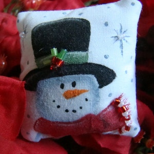 Dollhouse Miniature Pillow-Top Hat Snowman image 9