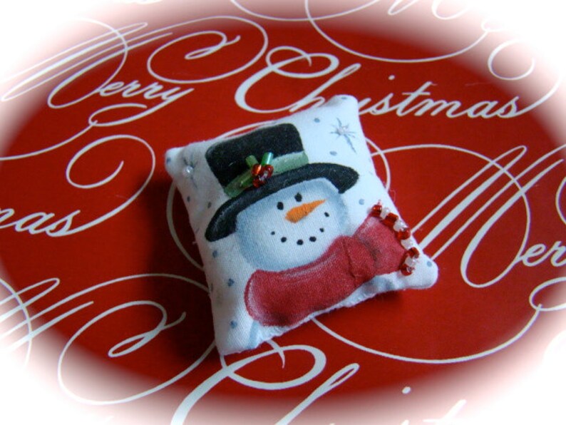 Dollhouse Miniature Pillow-Top Hat Snowman image 8
