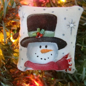 Dollhouse Miniature Pillow-Top Hat Snowman image 6