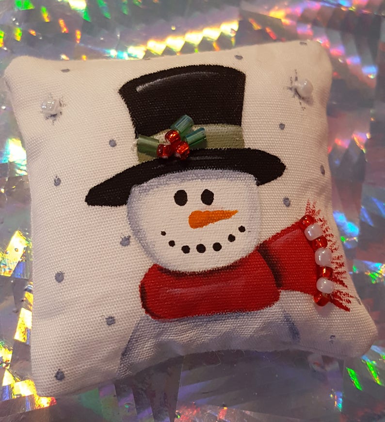 Dollhouse Miniature Pillow-Top Hat Snowman image 3