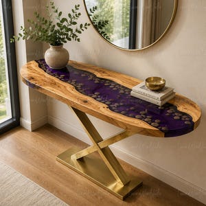 Handgefertigter Konsolentisch mit Baumkante, lila Epoxidharz, goldenem Metallgestell, individuelle Holzmöbel