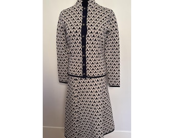 Vintage St. John's Knit 2 Piece Sweater & Skirt Set Geometric Chevron Rare S
