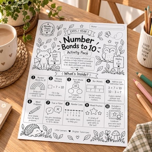 Könnte beinhalten: Ein weißes Arbeitsblatt mit dem Titel Number Bonds to 10 Activity Pack für EYFS/Year 1 Schüler. Die Seite enthält schwarze Strichzeichnungen eines Fuchses, einer Eule und eines Igels sowie zehn nummerierte Kästchen mit Matheübungen.