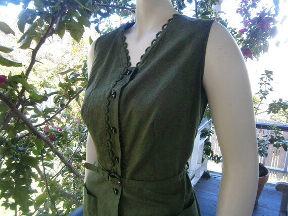 1950s XL Green Floral Cotton Day Dress