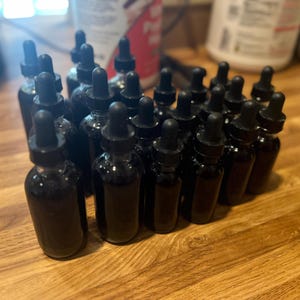 Aceite herbal ayurvédico para el crecimiento del cabello: Tratamiento capilar con difusión en frío para la caída del cabello.