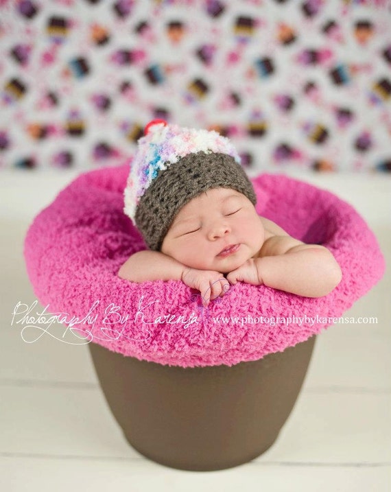 Items similar to Newborn Baby Girl Cupcake Hat, beanie