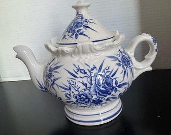 Vintage Blue & White decorative small teapot