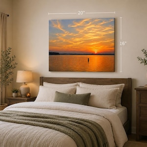 Leinwandbild „Sonnenuntergang am See“, Kunst mit orangefarbenem Himmel und Wasserspiegelung | Wanddekoration mit Keilrahmen