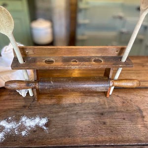 Vintage French Wooden Rolling Pin & Utensil Rack – Rustic Farmhouse Kitchen Wall Holder