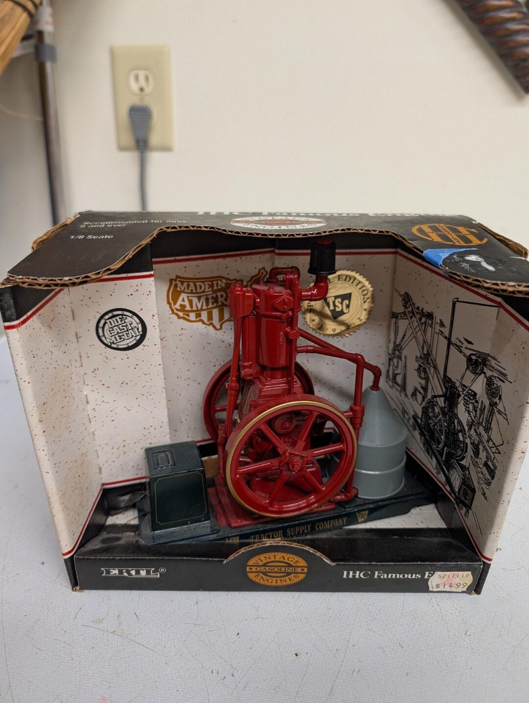 ERTL 1/8 IHC Famous Vertical Engine Die-cast TSC Special Edition Nib ...