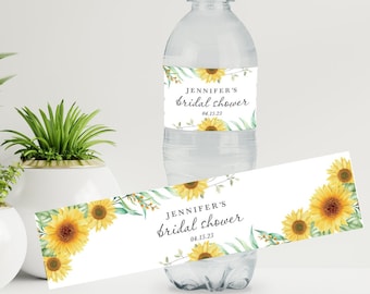 Könnte beinhalten: Wasserflaschenetiketten mit einem Sonnenblumendesign. Die Etiketten lauten "Jennifer's bridal shower 04.15.23".