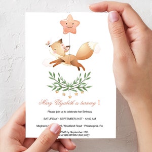 Invito compleanno per bambina con tenera volpe tra le nuvole, editabile e da stampare, PDF