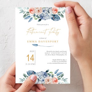 Invito festa di pensionamento con fiori blu, disponibile anche in italiano su richiesta, template con testo modificabile