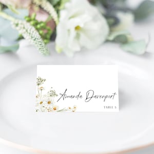 Segnaposto per tavolo editabile, segnaposto elegante per matrimoni con fiori di campo e margherite da stampare