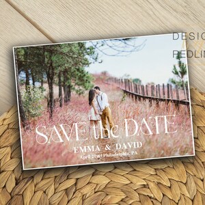 Save the Date Vorlage mit Foto, weißer typografischer Text, bearbeitbare Karte für Hochzeitsankündigung, sofortiger Download als PDF