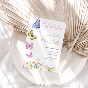 Invito festa di Laurea con farfalle e fiori di campo, con farfalle e fiori di campo testo personalizzabile con Corjl AA06