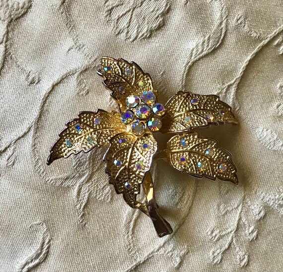 Vintage Gold Toned Leaf Design Brooch-Iridescent … - image 1