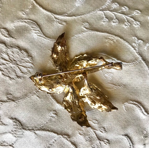 Vintage Gold Toned Leaf Design Brooch-Iridescent … - image 5