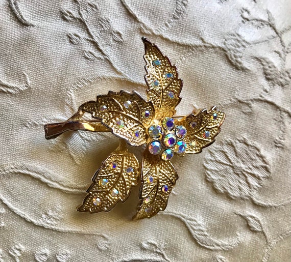 Vintage Gold Toned Leaf Design Brooch-Iridescent … - image 4