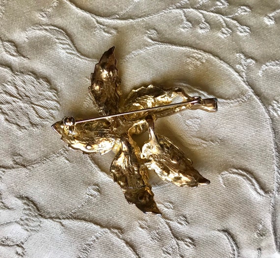 Vintage Gold Toned Leaf Design Brooch-Iridescent … - image 2